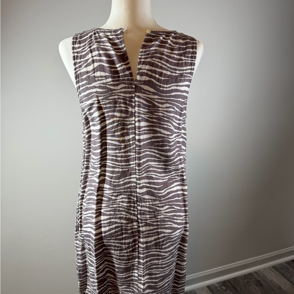 LOFT Brown & White Zebra Print Sleeveless Shift Dress Size 6 - Picture 3 of 6